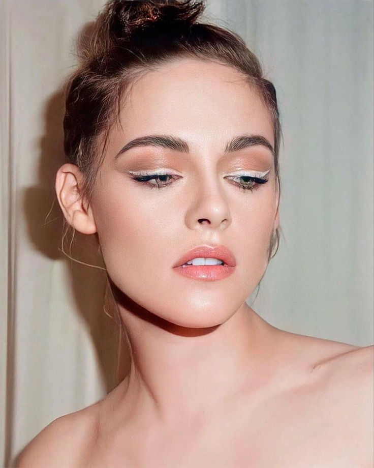 MBTI Makeup for Introverts: 8 Personality-Inspired Shades &amp; Looks